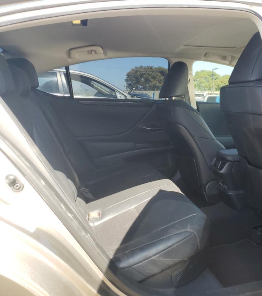 JTHB21B15K2043205 2019 Lexus Es 300H