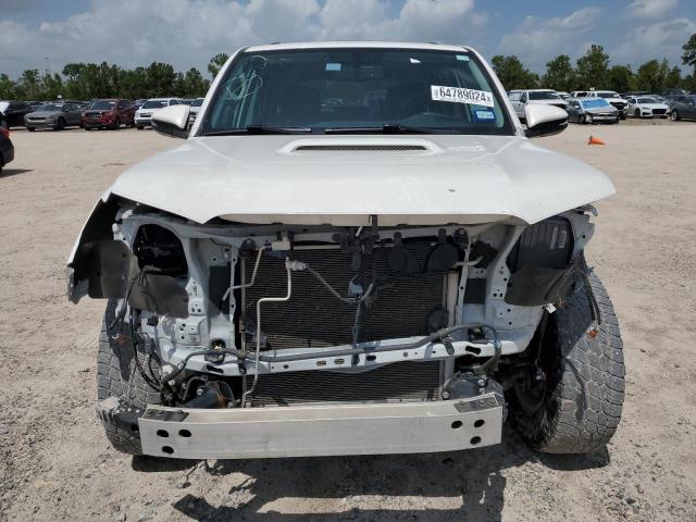 2019 TOYOTA 4RUNNER SR - JTEBU5JR2K5646469