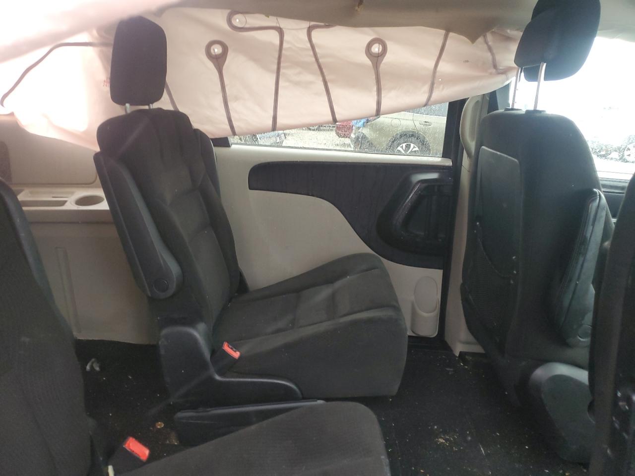 2C4RDGBG4FR661012 2015 Dodge Grand Caravan Se