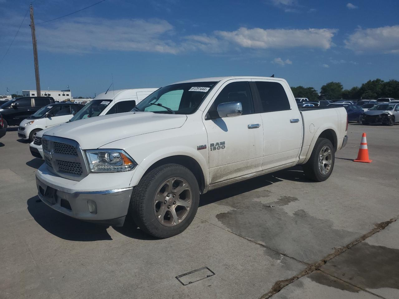 2018 Ram 1500 Laramie vin: 1C6RR7NT9JS128520