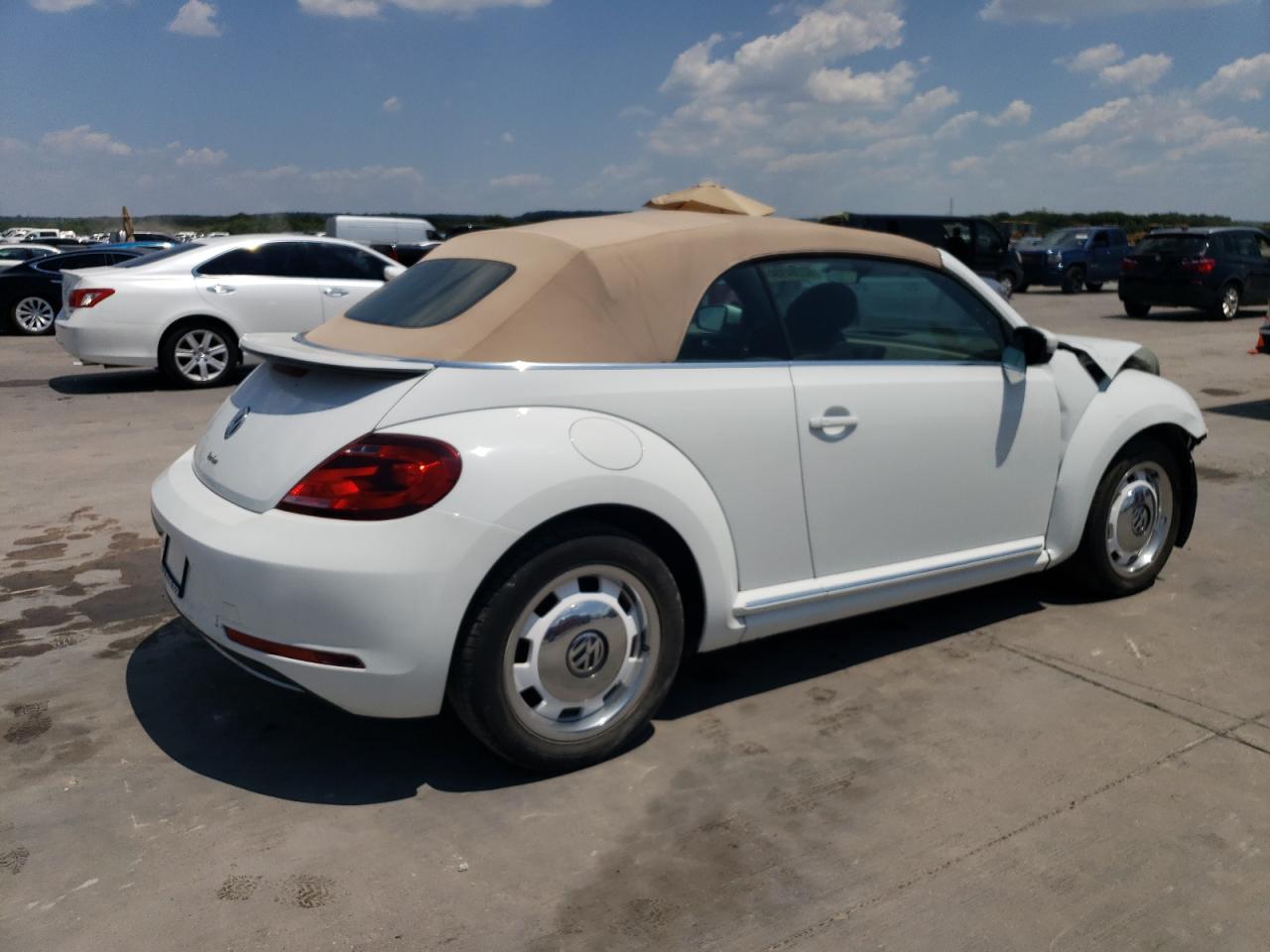 2018 Volkswagen Beetle S vin: 3VW5DAAT8JM502890