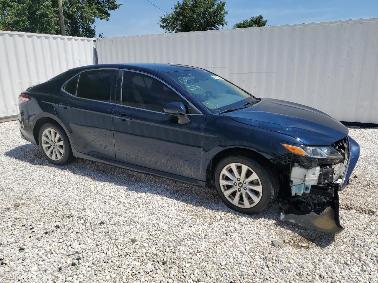 2018 Toyota Camry L vin: 4T1B11HK8JU572974