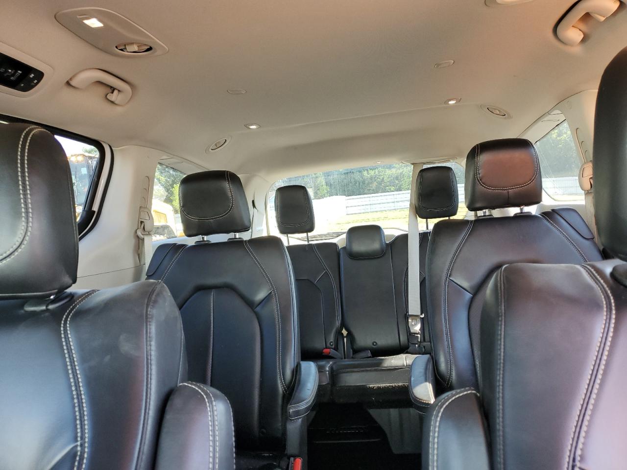 2C4RC1DG8LR182567 2020 Chrysler Voyager Lxi