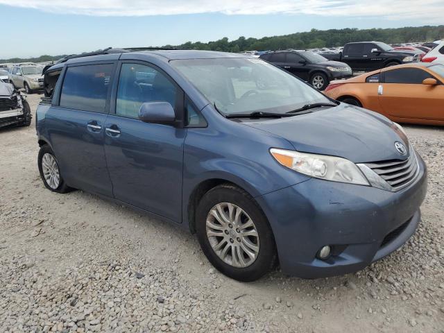 VIN 5TDYZ3DC0HS850900 2017 Toyota Sienna, Xle no.4