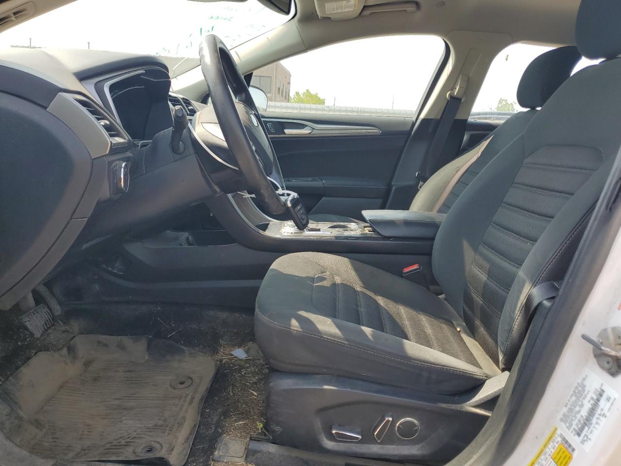 3FA6P0LU9KR147575 2019 Ford Fusion Se