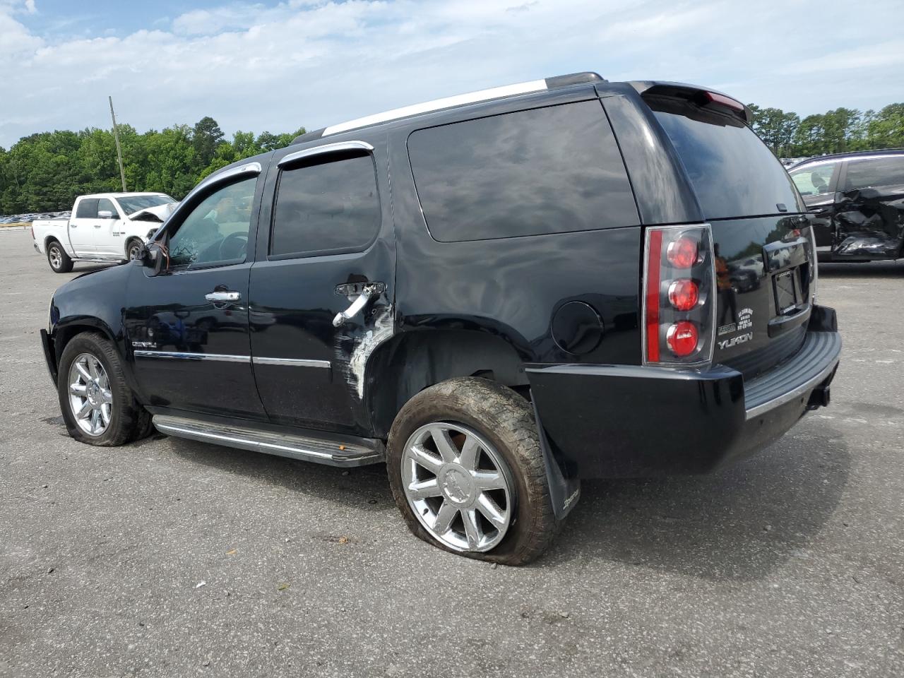 Lot #2996586611 2010 GMC YUKON DENA