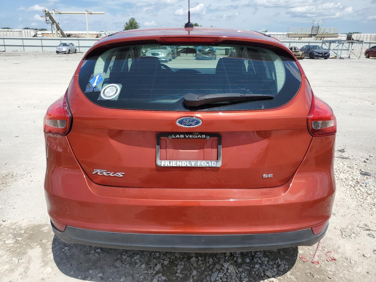 1FADP3K25JL244939 2018 Ford Focus Se