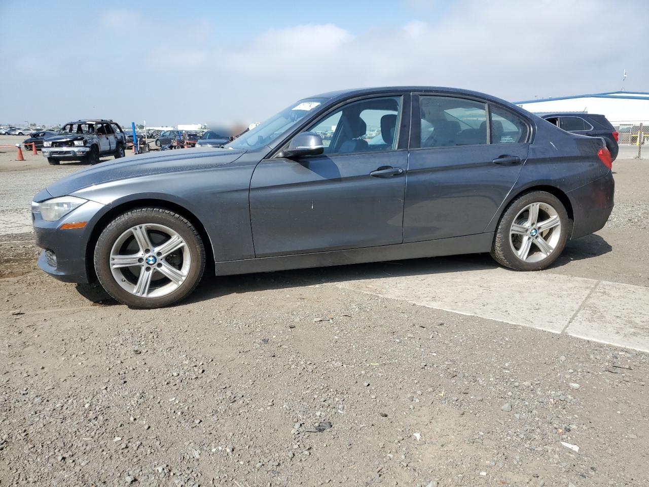 WBA3B1C54EPV79445 2014 BMW 320 I