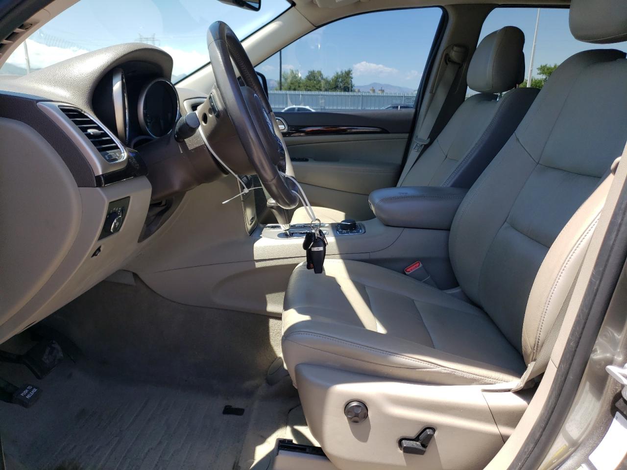 1C4RJFAT4CC307819 2012 Jeep Grand Cherokee Laredo