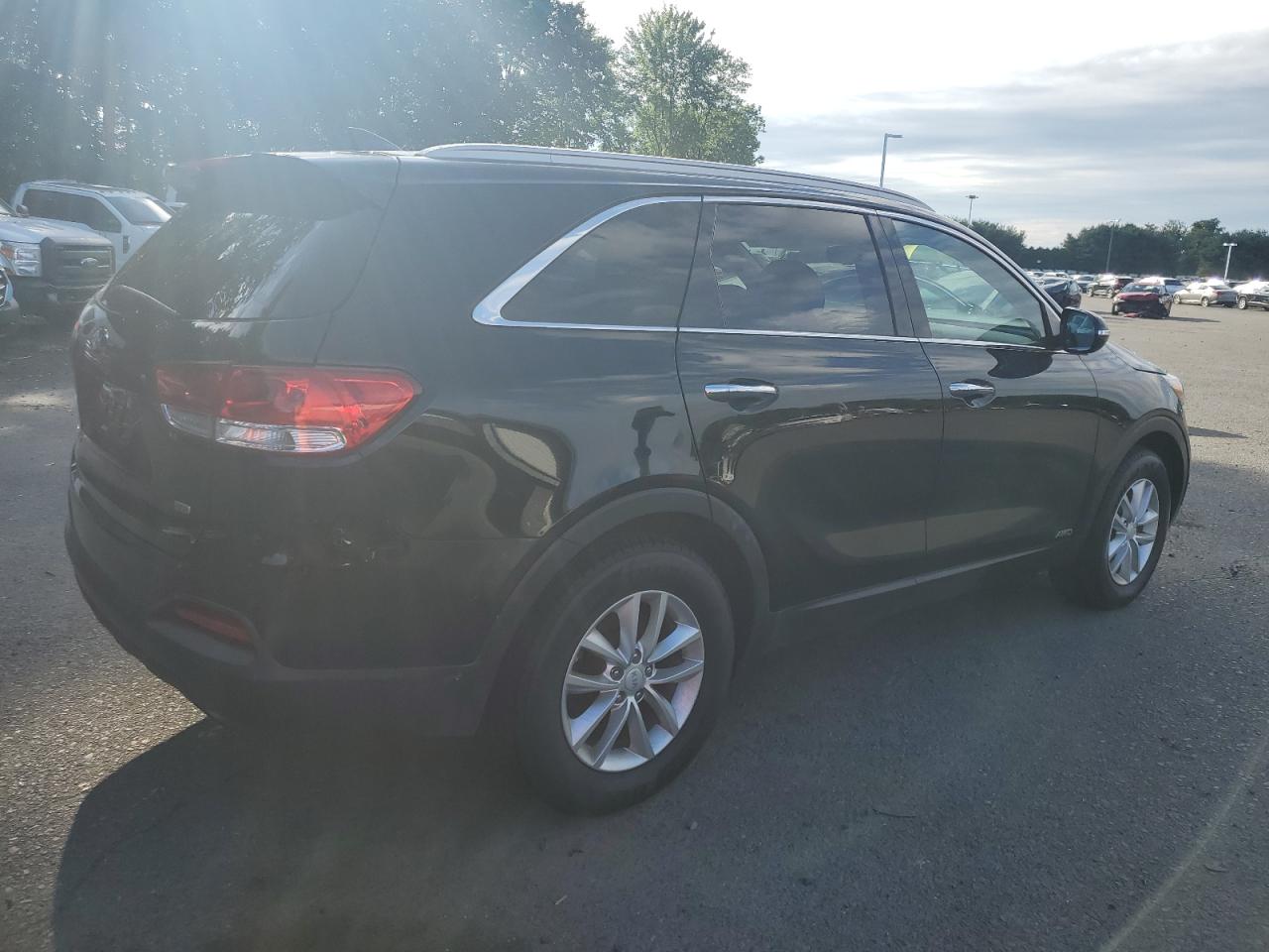 2018 Kia Sorento Lx vin: 5XYPGDA35JG425817