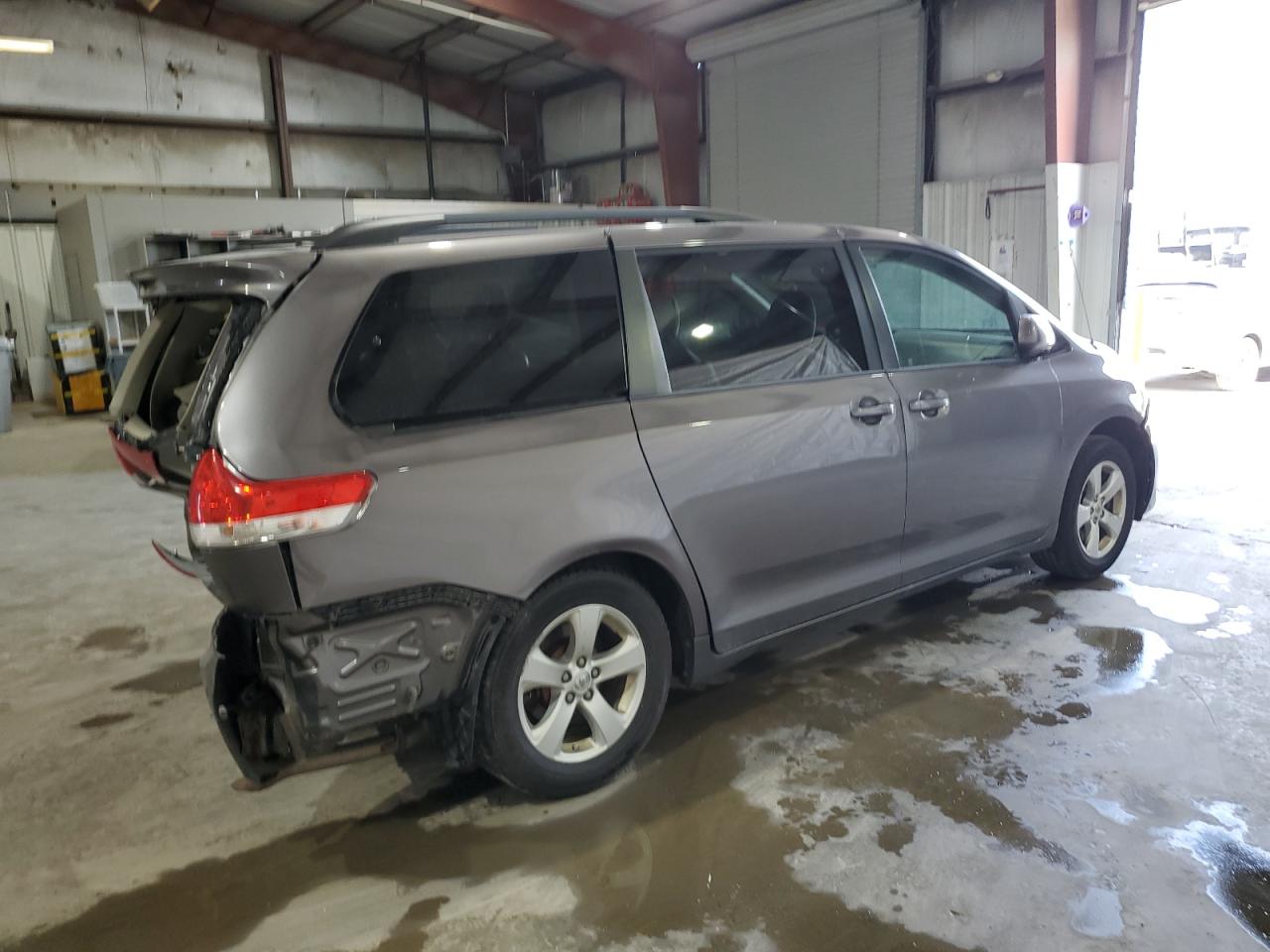 Lot #2888542128 2014 TOYOTA SIENNA LE