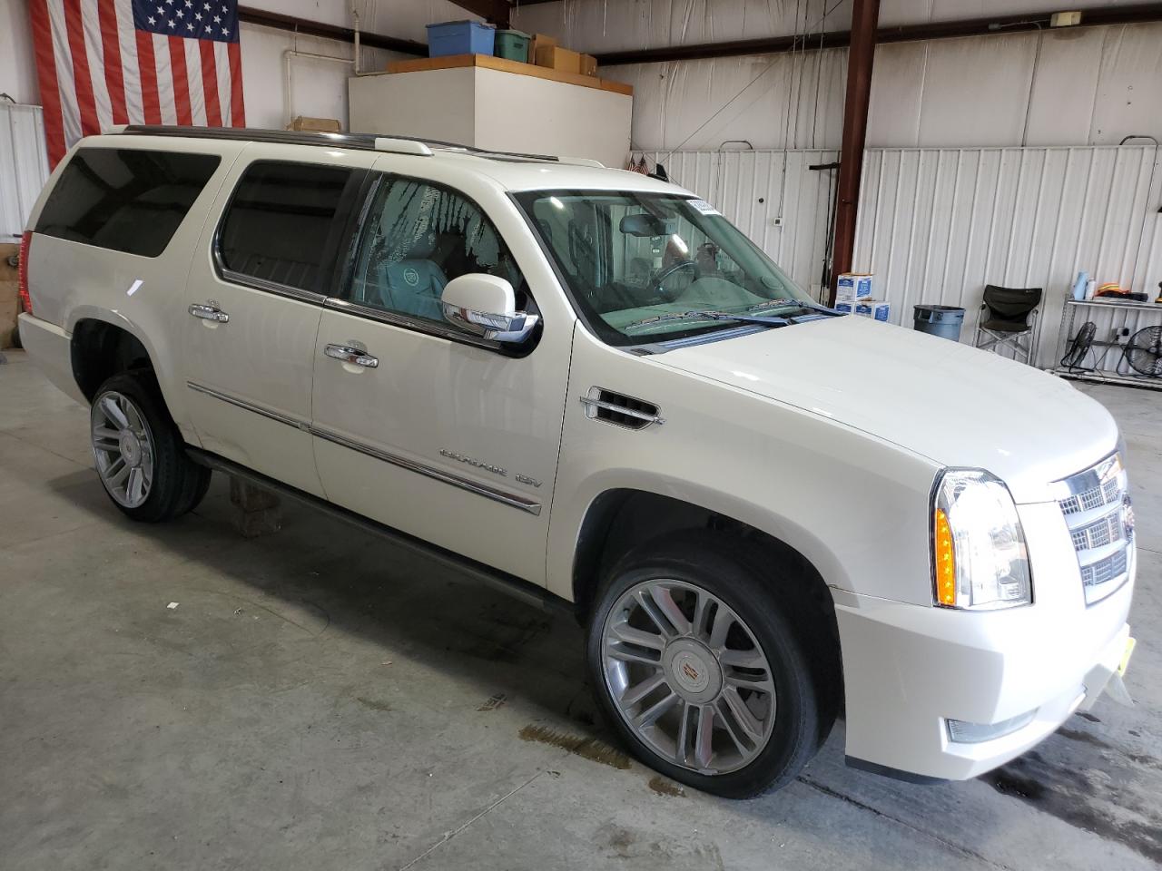 CADILLAC ESCALADE ESV PLATINUM