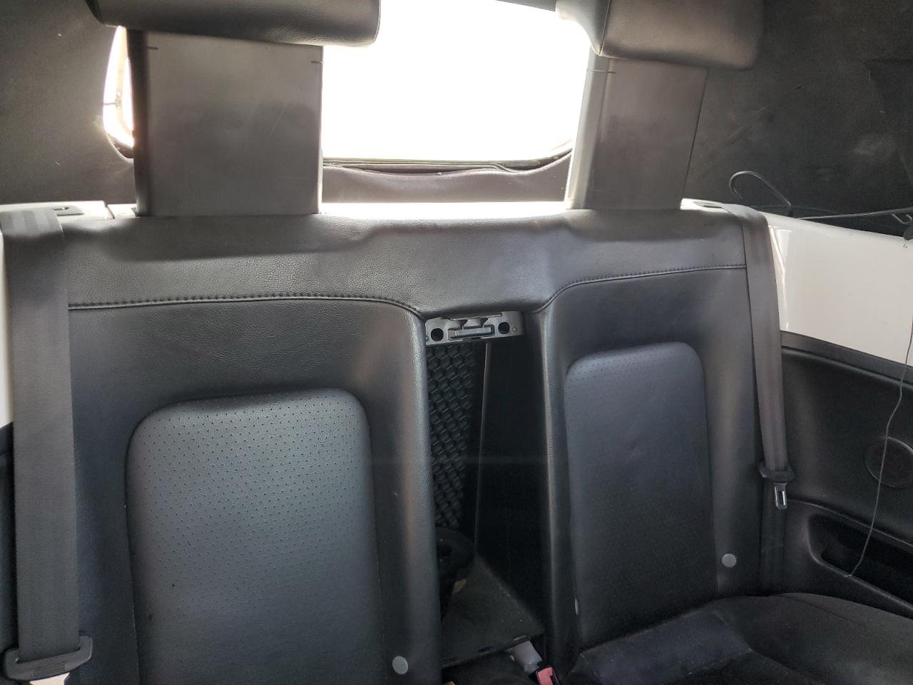 3VWRF31Y99M402585 2009 Volkswagen New Beetle S