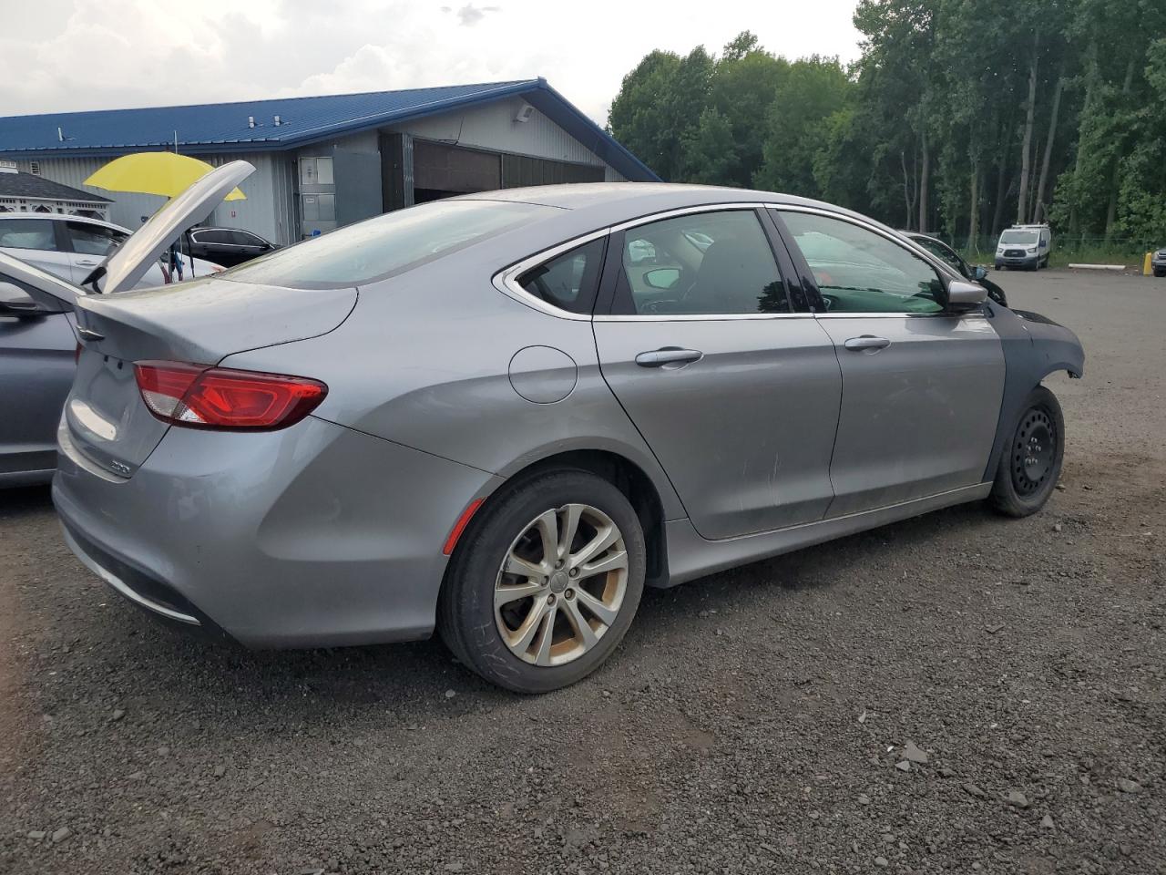 2015 Chrysler 200 Limited vin: 1C3CCCAB1FN532931