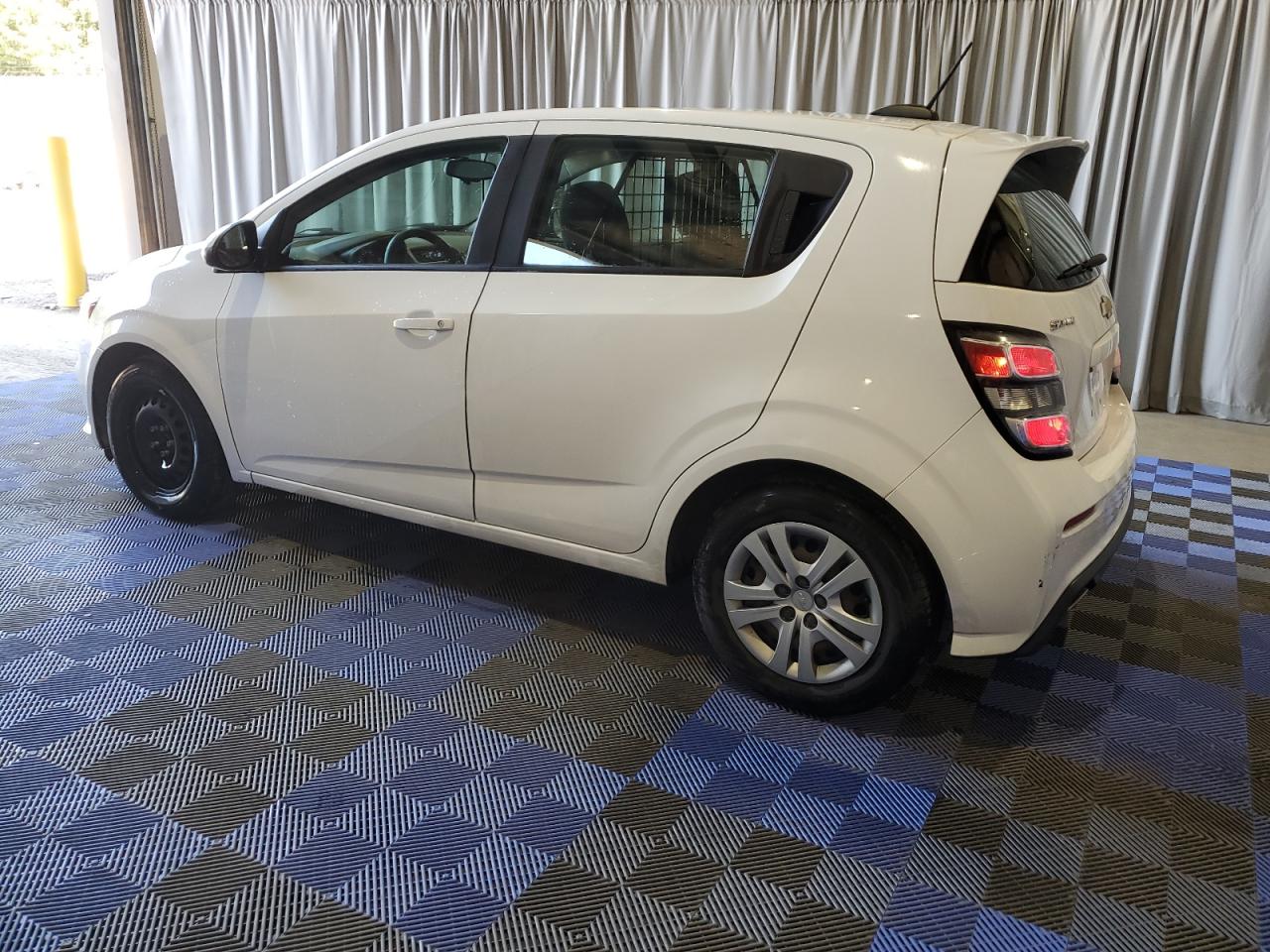 2019 Chevrolet Sonic vin: 1G1JG6SB5K4144682