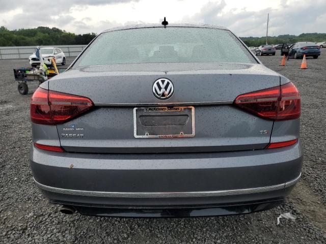 2017 VOLKSWAGEN PASSAT R-L - 1VWDT7A31HC069913