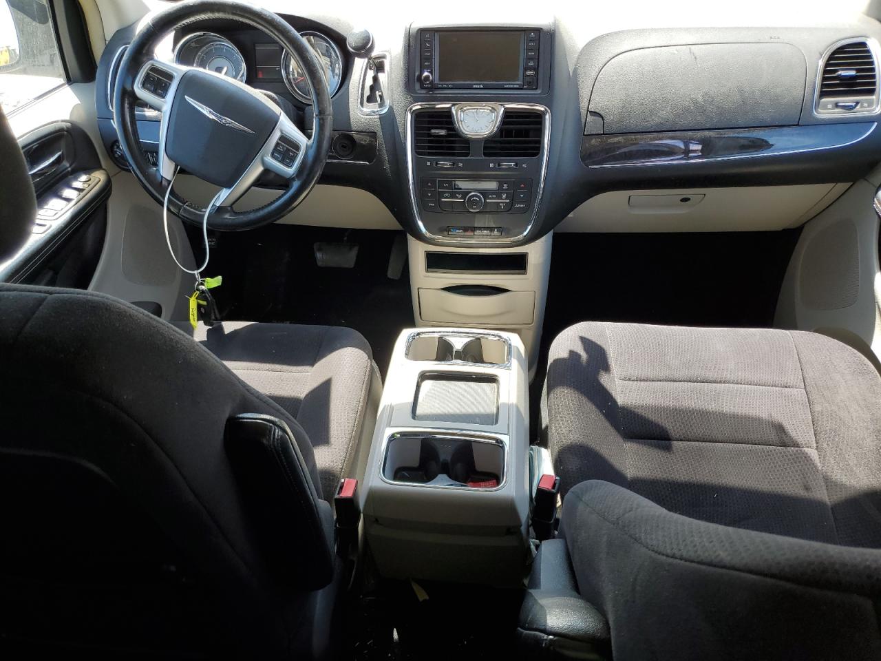 2A4RR5DG8BR675437 2011 Chrysler Town & Country Touring