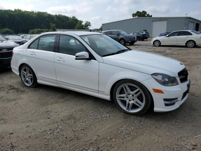 VIN WDDGF8AB5DR257013 2013 Mercedes-Benz C-Class, 3... no.4