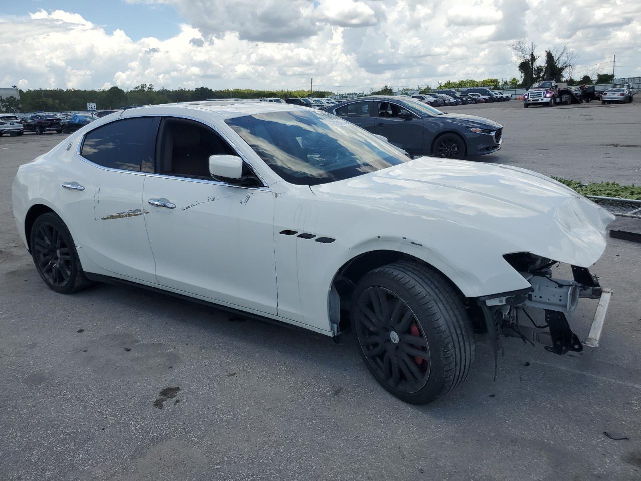 2016 Maserati Ghibli vin: ZAM57XSA2G1190772