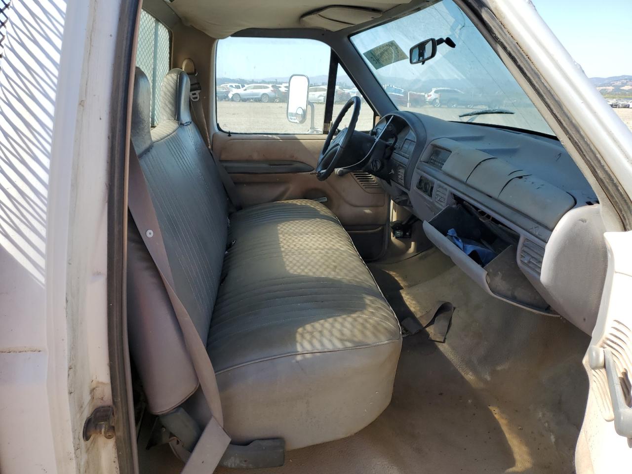 1FDKF37G0SNB61817 1995 Ford F350