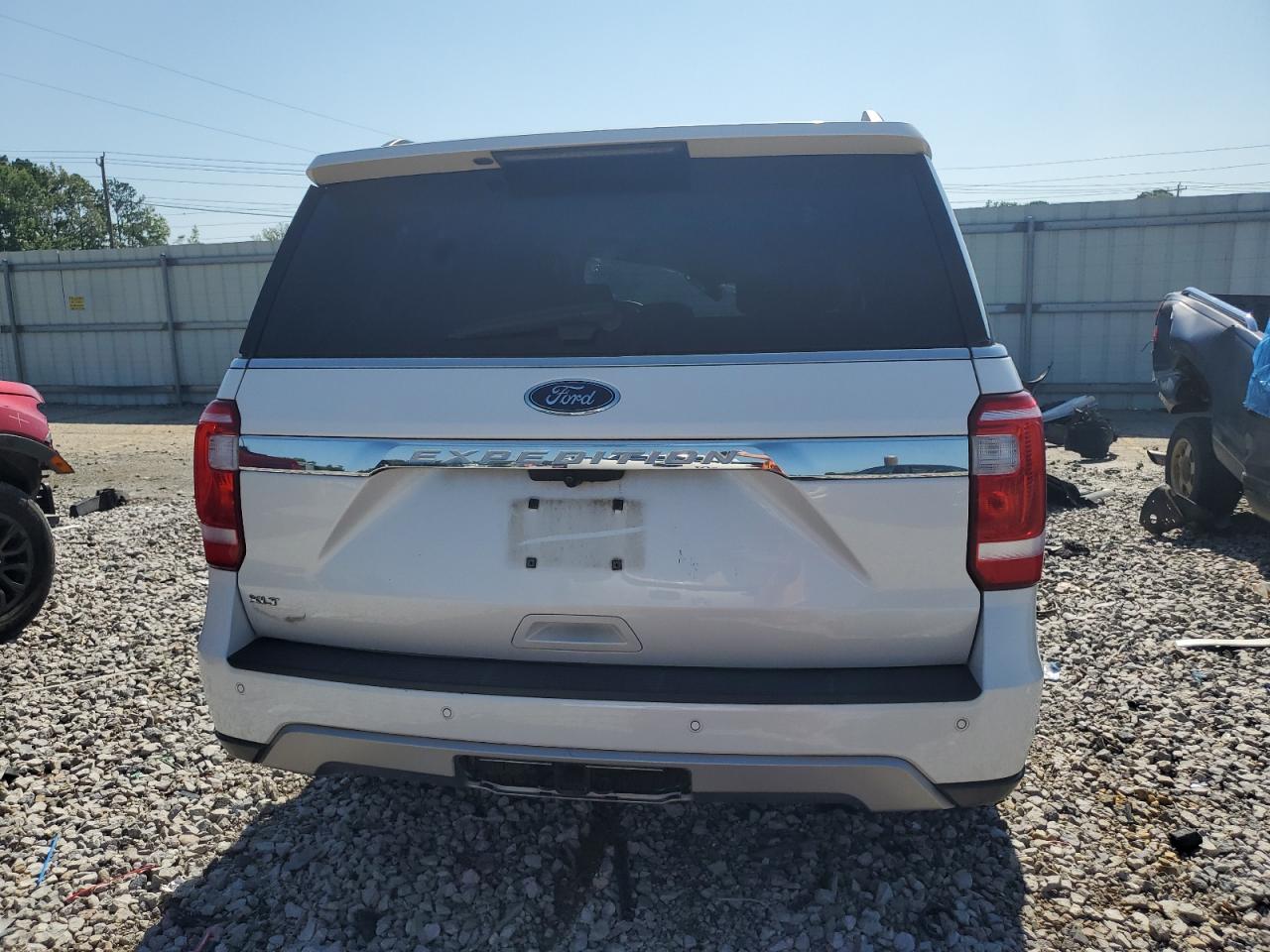 1FMJU1HT8JEA32255 2018 Ford Expedition Xlt
