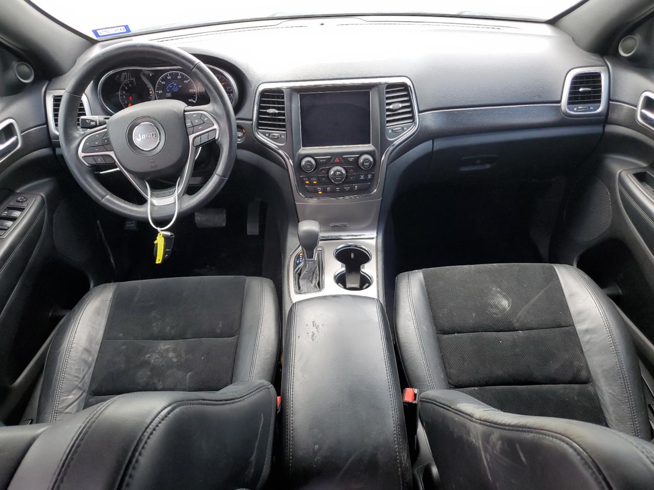 1C4RJEAG0JC246740 2018 Jeep Grand Cherokee Laredo