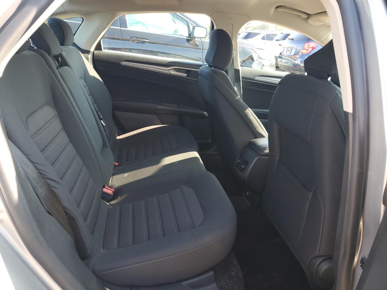 3FA6P0HD4LR124246 2020 Ford Fusion Se