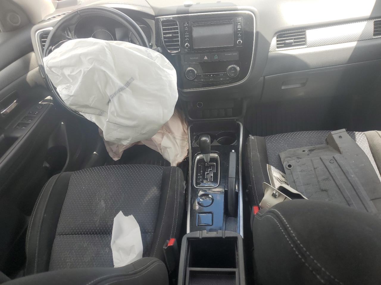 JA4AD2A38HZ054712 2021 Mitsubishi Outlander Es