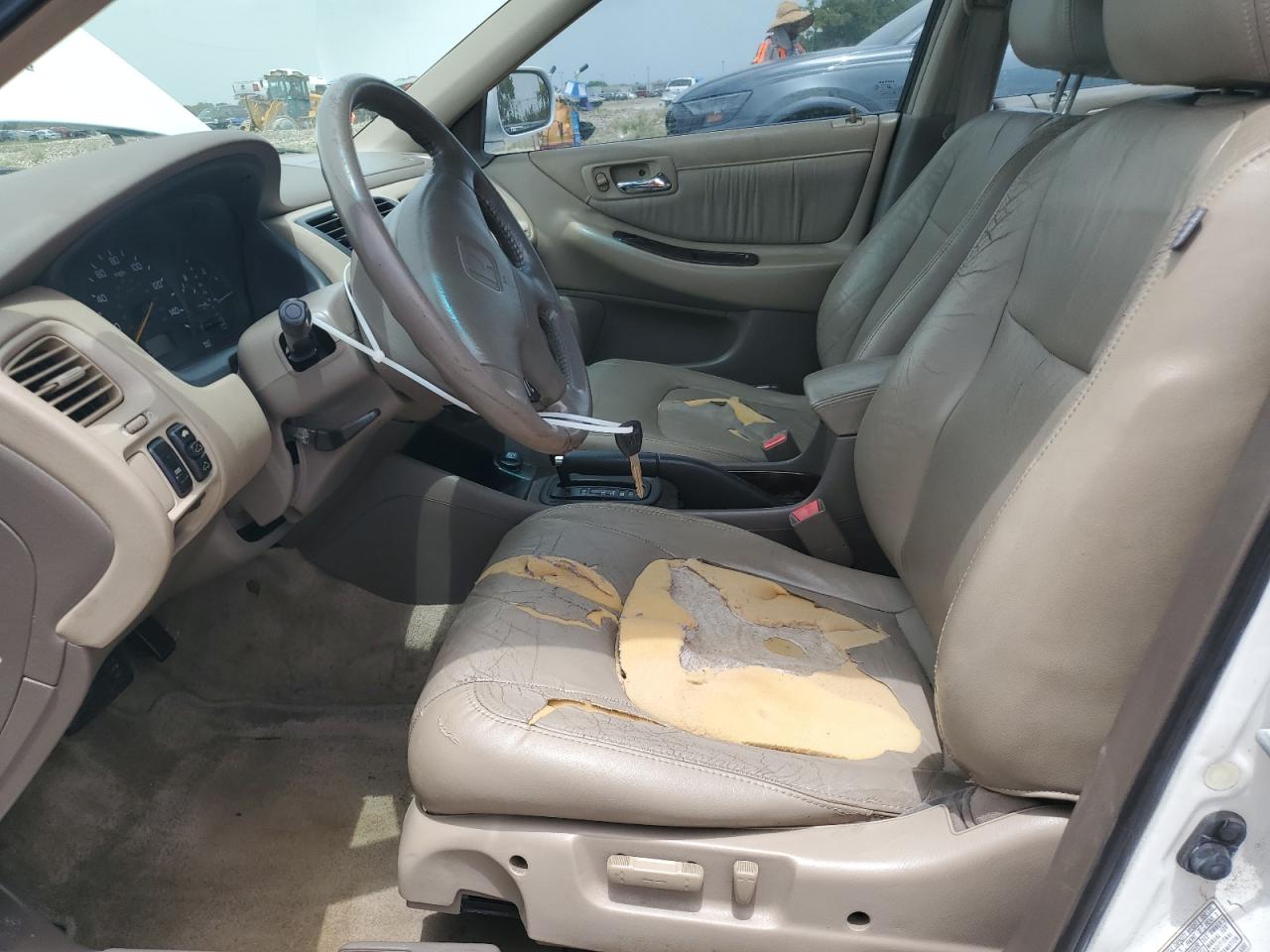 1HGCG1658YA098199 2000 Honda Accord Ex