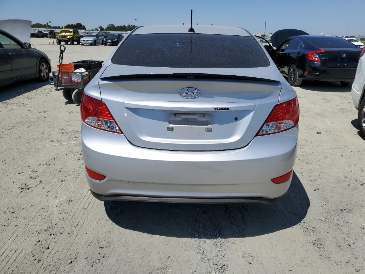 2013 Hyundai Accent Gls vin: KMHCU4AE7DU462875