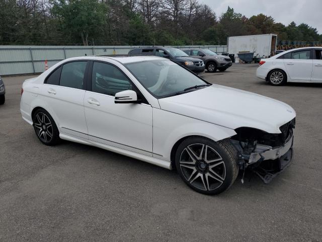 VIN WDDGF8AB8DA799205 2013 Mercedes-Benz C-Class, 3... no.4