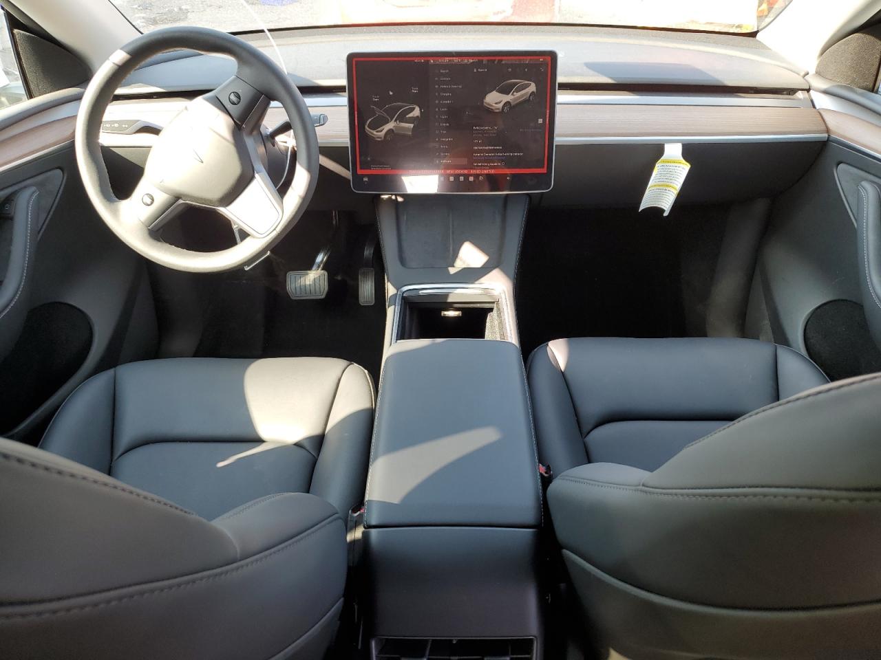 7SAYGAEE5RF048653 2024 Tesla Model Y