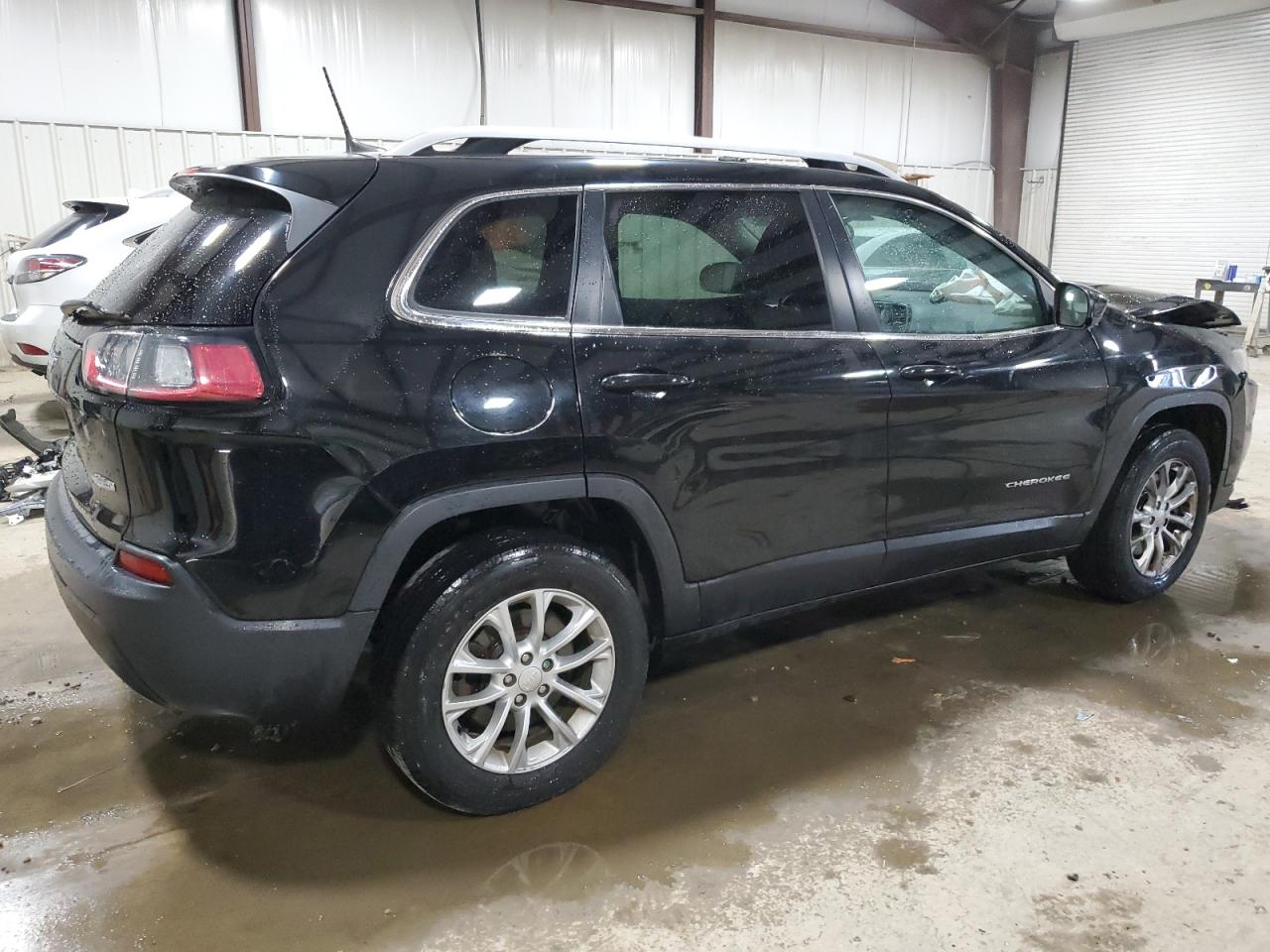 2019 Jeep Cherokee Latitude vin: 1C4PJMCB4KD125482