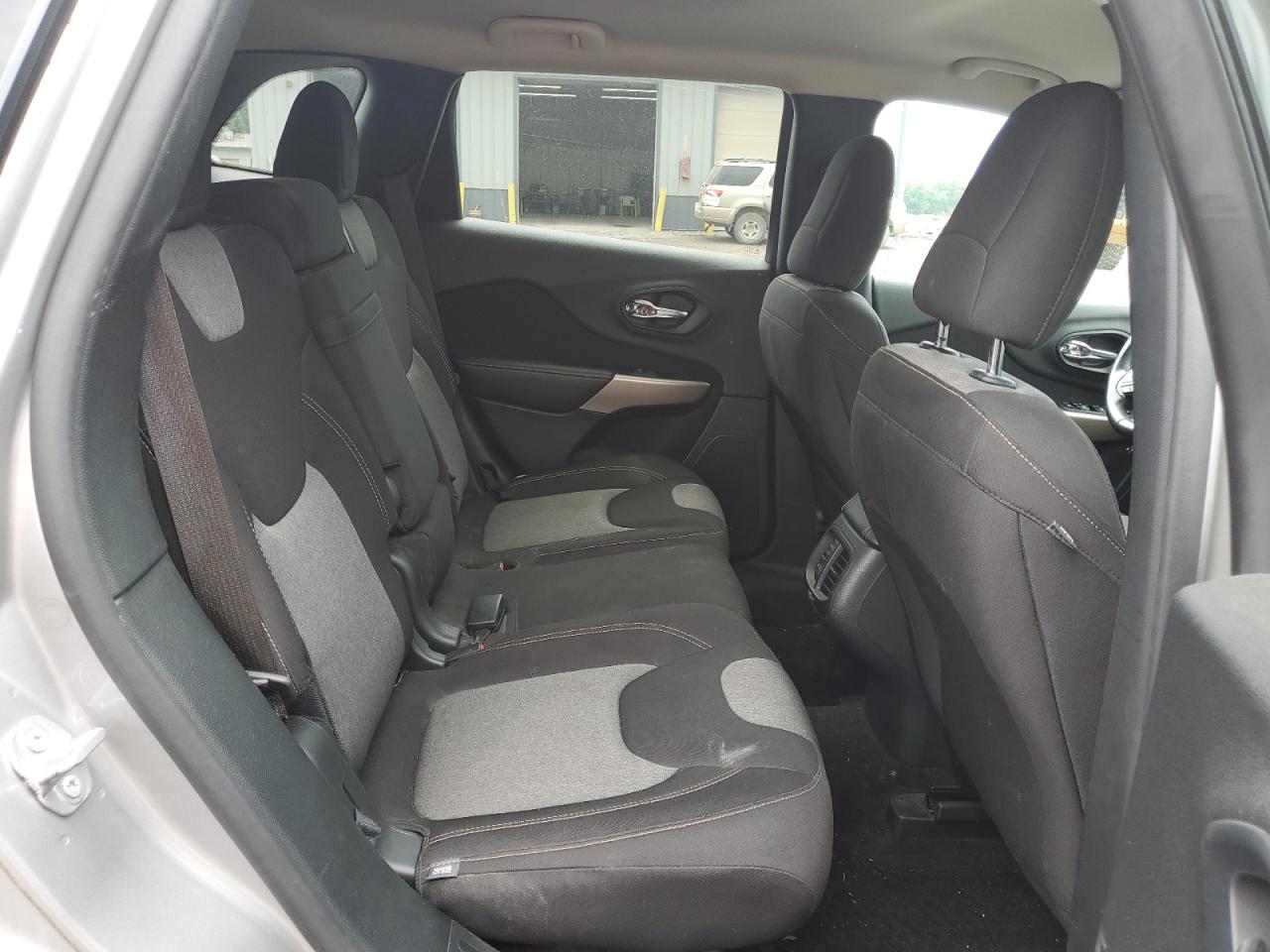 1C4PJMCB4JD580315 2018 Jeep Cherokee Latitude