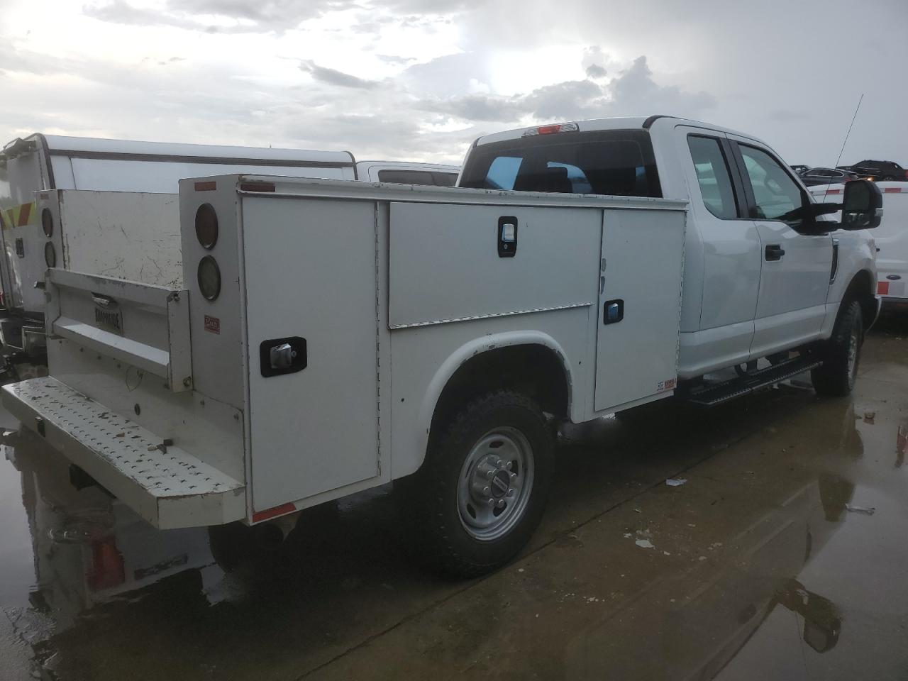 2017 Ford F350 Super Duty vin: 1FT8X3B64HEE95030