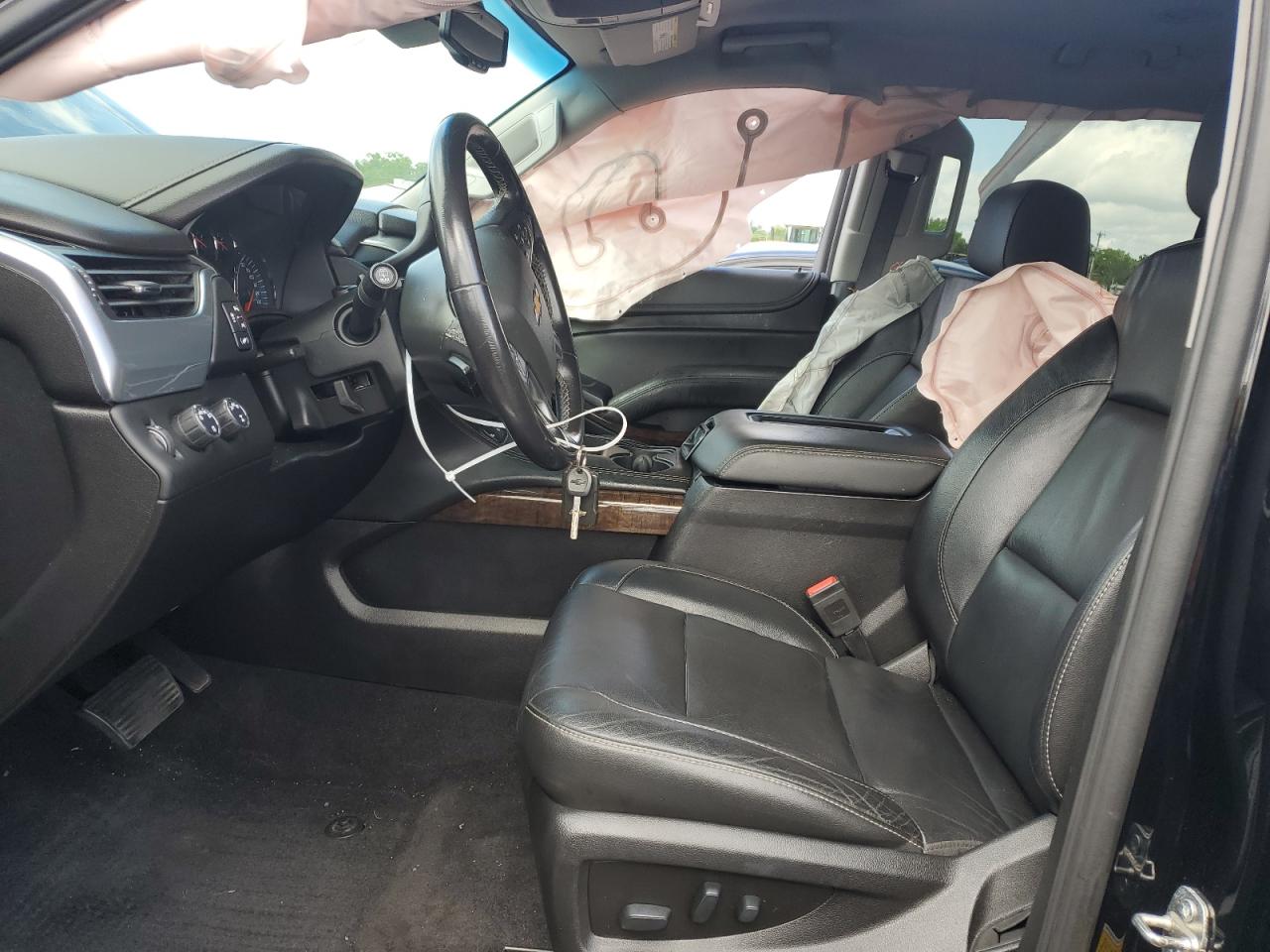 1GNSKHKC3KR111656 2019 Chevrolet Suburban K1500 Lt