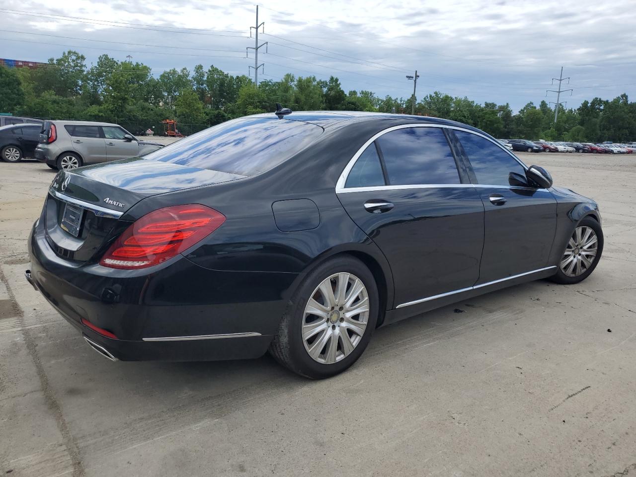 2015 Mercedes-Benz S 550 4Matic vin: WDDUG8FB5FA147587