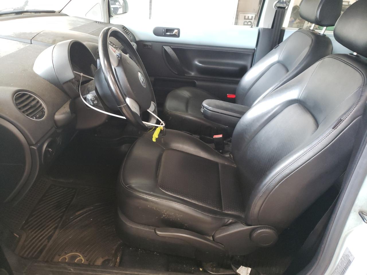 3VWRW3AG4AM015194 2010 Volkswagen New Beetle