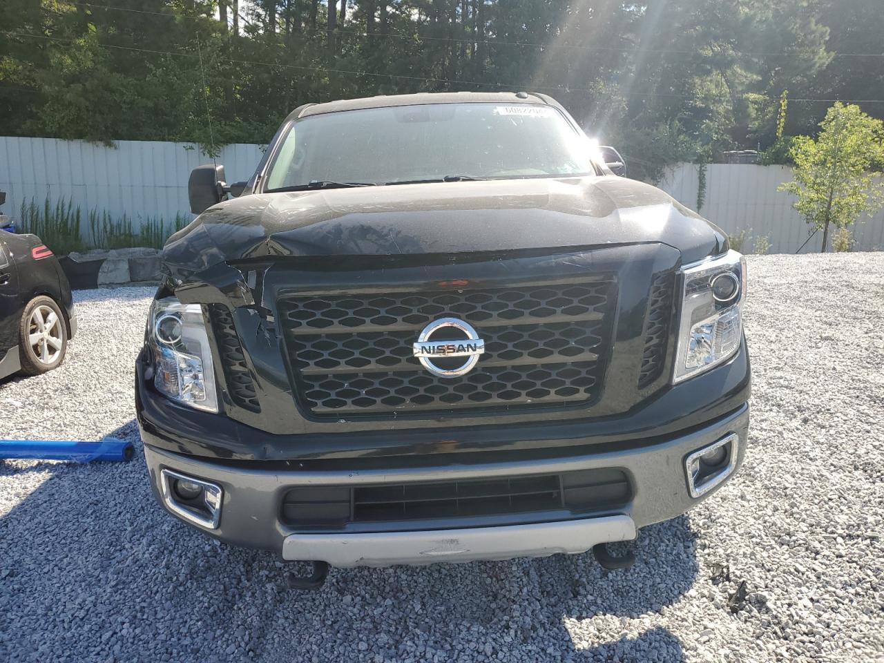 2017 Nissan Titan Xd Sl vin: 1N6BA1F41HN552737