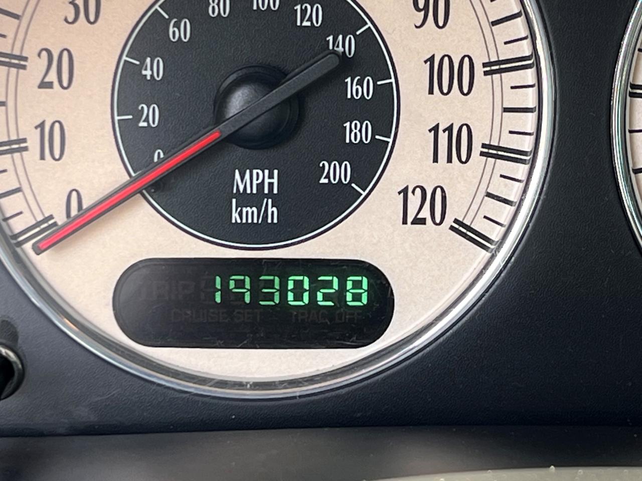 2C8GP64L32R521609 2002 Chrysler Town & Country Limited