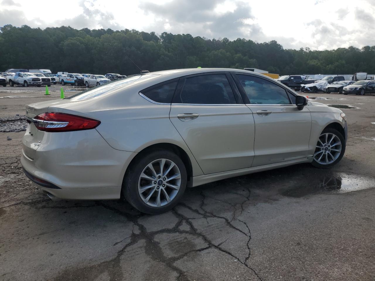 3FA6P0HD0HR364675 2017 Ford Fusion Se