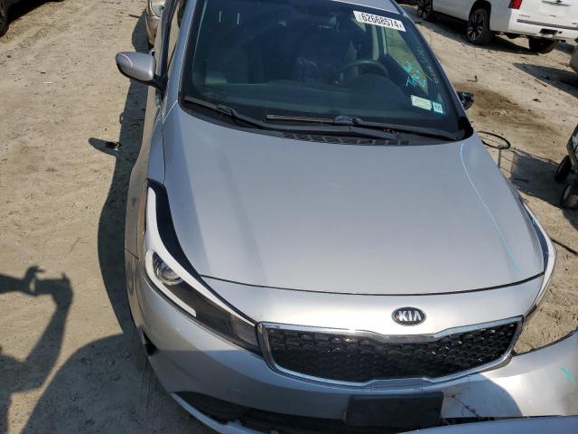 VIN 3KPFL4A72JE210998 2018 KIA Forte, LX no.5