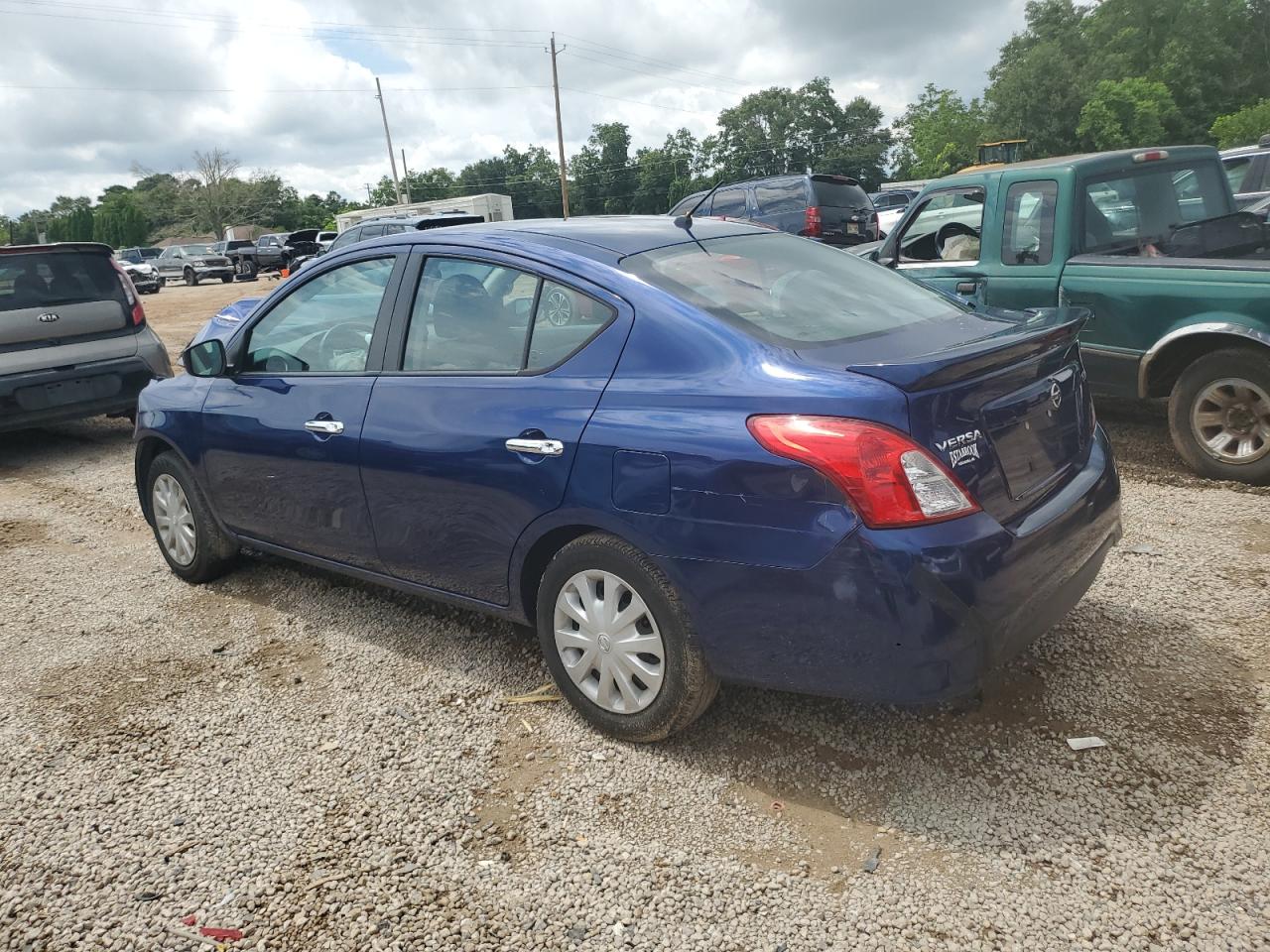 Lot #2731473383 2019 NISSAN VERSA S