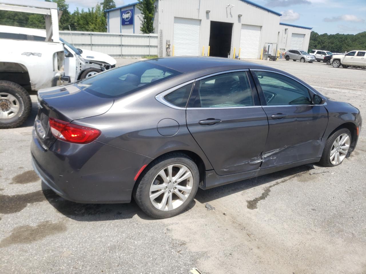 2015 Chrysler 200 Limited vin: 1C3CCCAB0FN577620