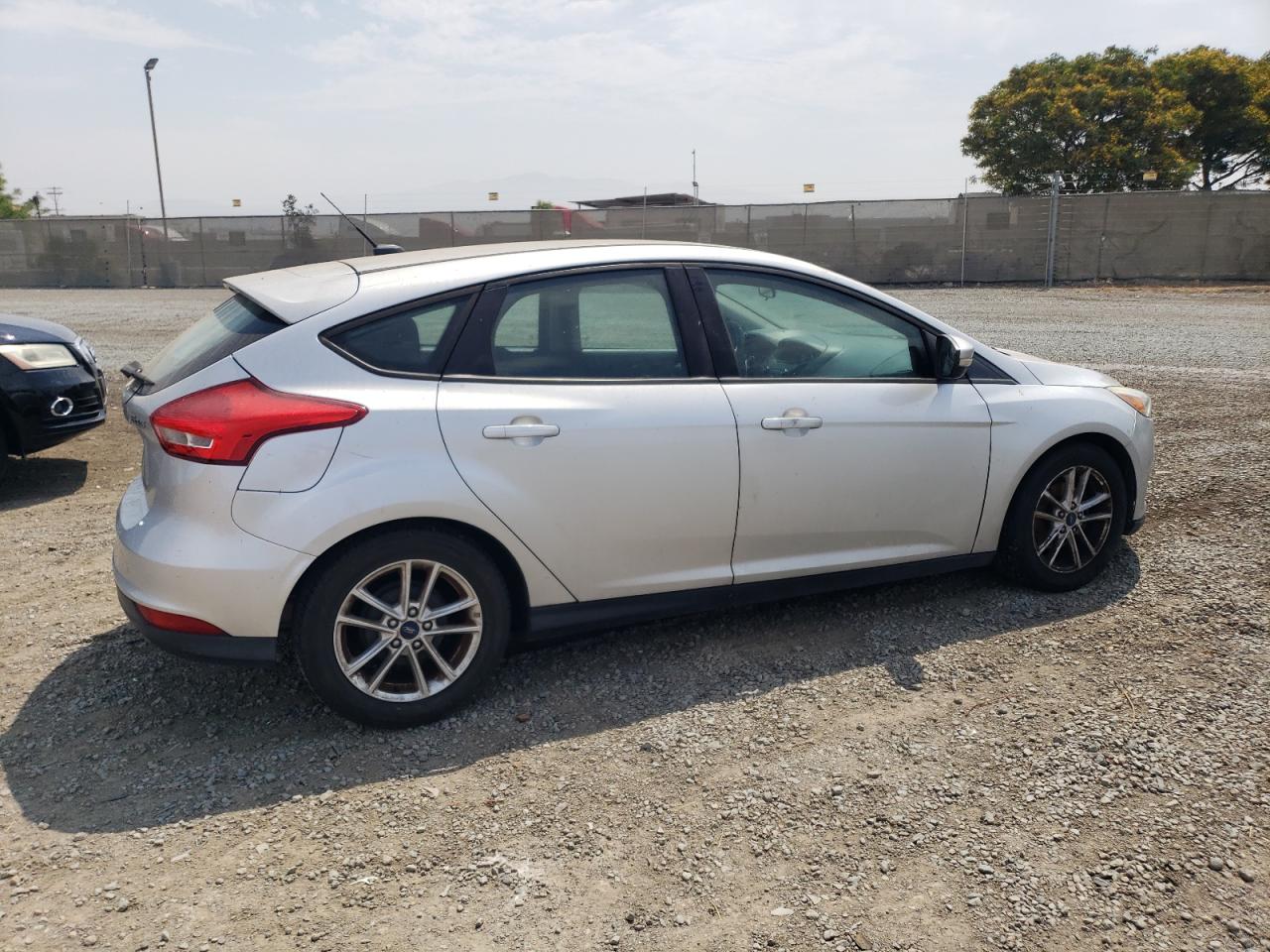 2016 Ford Focus Se vin: 1FADP3K25GL364135