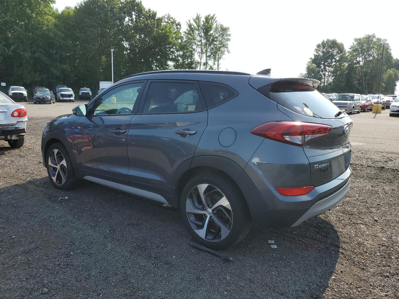 2018 Hyundai Tucson Value vin: KM8J3CA24JU724020