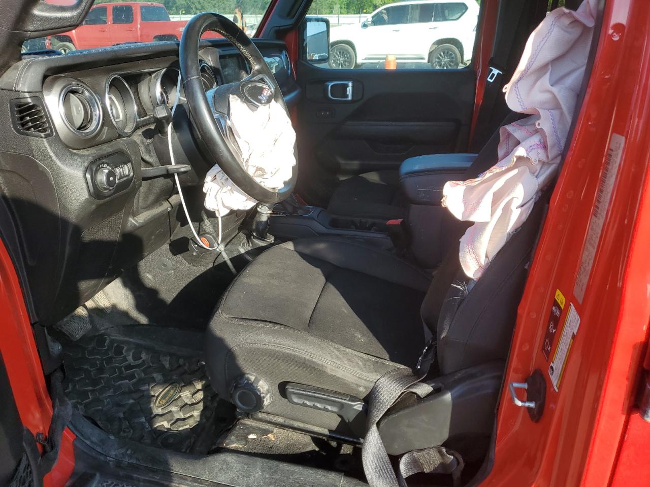 1C4HJXEN0LW164993 2020 Jeep Wrangler Unlimited Sahara