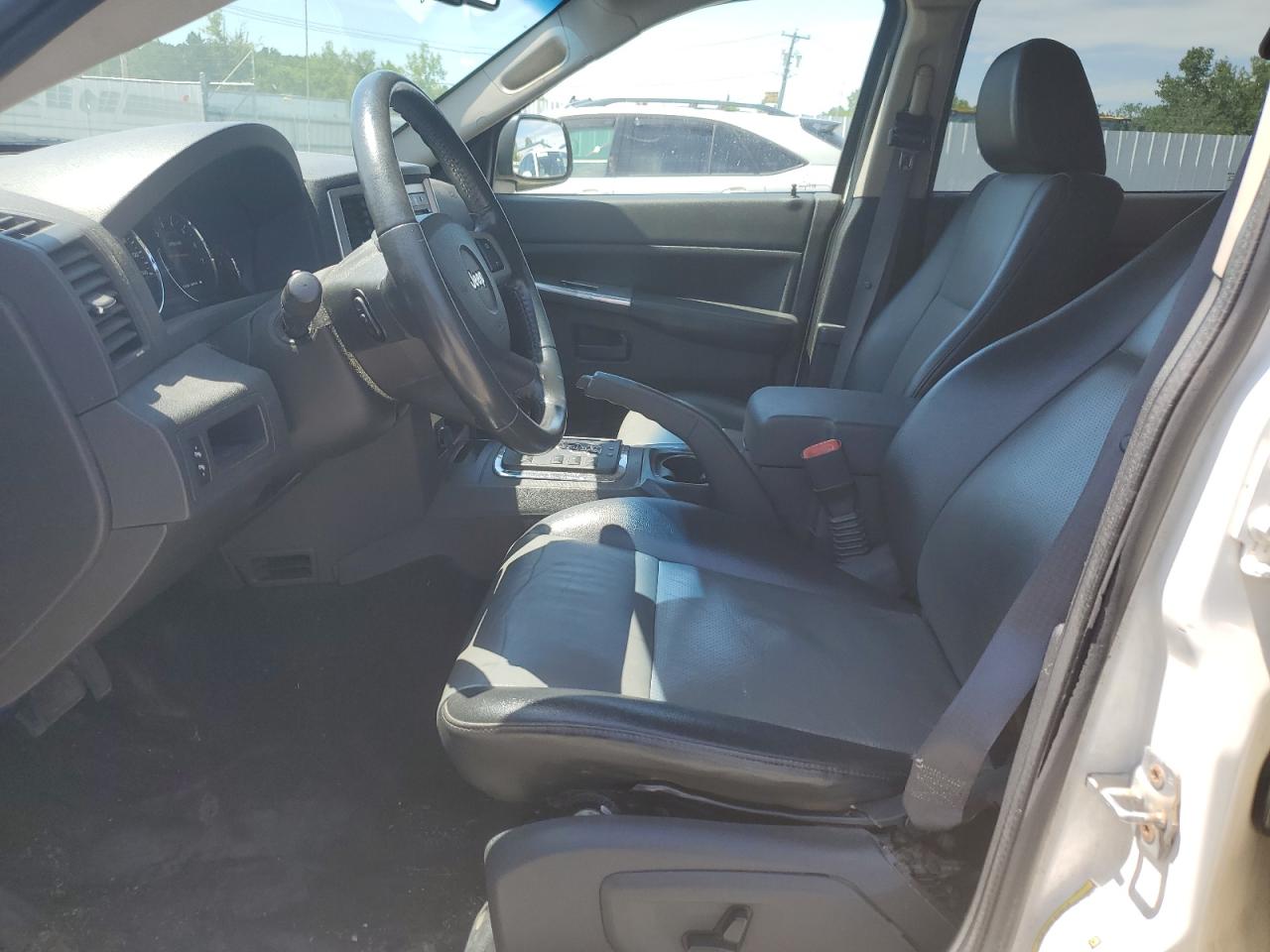 1J8GR48K38C228448 2008 Jeep Grand Cherokee Laredo