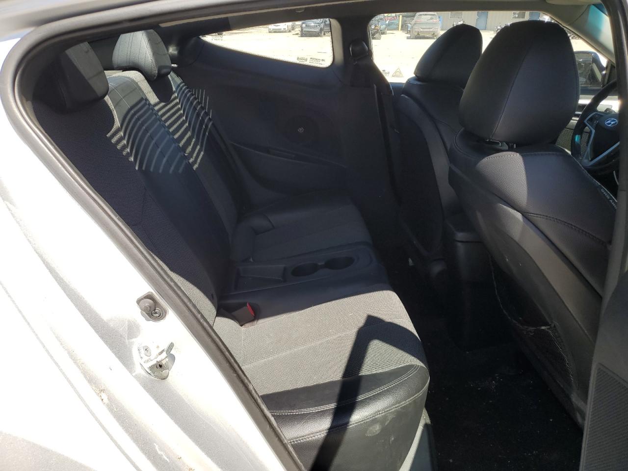 KMHTC6AD3DU105053 2013 Hyundai Veloster