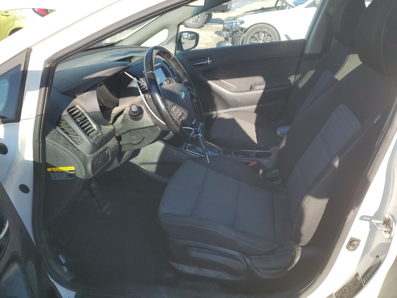 3KPFL4A72HE011511 2017 Kia Forte Lx